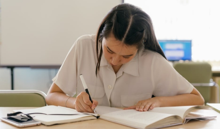 Bank Soal Matematika Kelas 12 SMA Lengkap dengan Kunci Jawaban